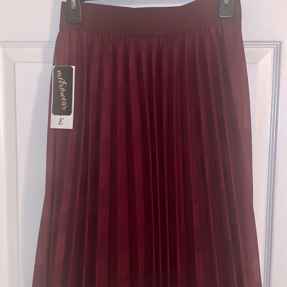 Knife pleated skirt
